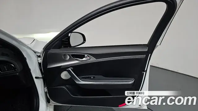 Kia Stinger 2020 — Photo 13/38