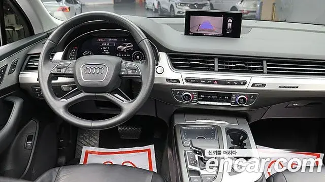 Audi Q7 2019 — Фото 8/20