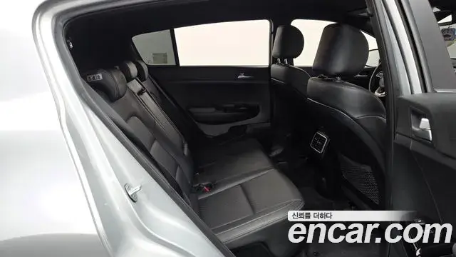 Kia Sportage The Bold 2018 — Фото 11/20
