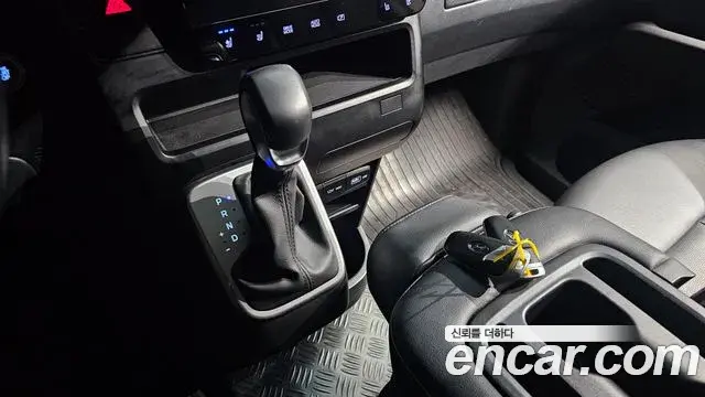 Hyundai Staria 2023 — Фото 9/20