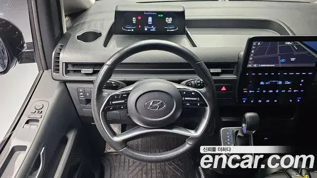 Hyundai Staria 2023 — Фото 13/20