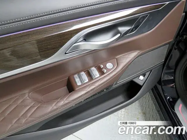 BMW 7 Series 2019 — Фото 14/20