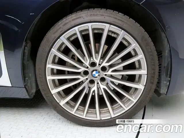 BMW 7 Series 2019 — Фото 19/20