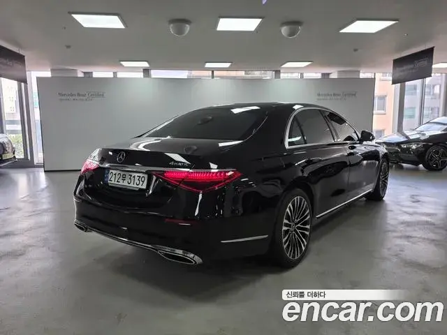 Mercedes-Benz S-Class 2023 — Фото 1/18