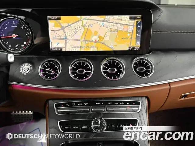 Mercedes-Benz E-Class 2019 — Фото 13/20