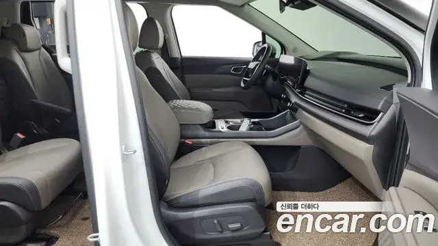 Kia Carnival 2025 — ფოტო 23/32