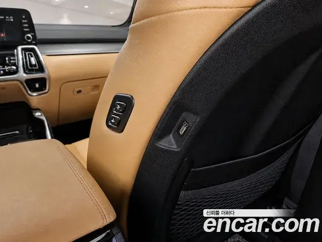 Kia Sorento 2022 — Фото 18/20