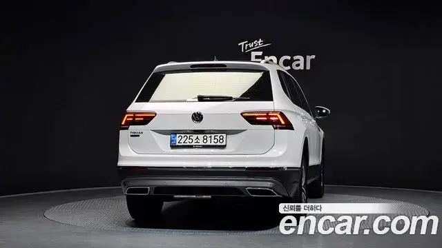 Volkswagen Tiguan Allspace 2020 — Фото 4/20