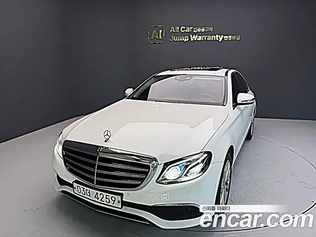 Mercedes-Benz E-Class 2018 — Фото 9/20