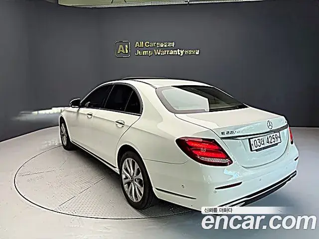 Mercedes-Benz E-Class 2018 — Фото 1/20