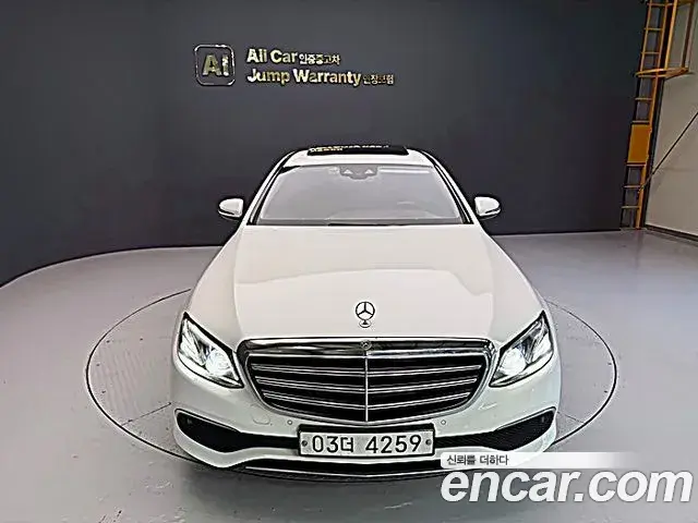 Mercedes-Benz E-Class 2018 — Фото 2/20