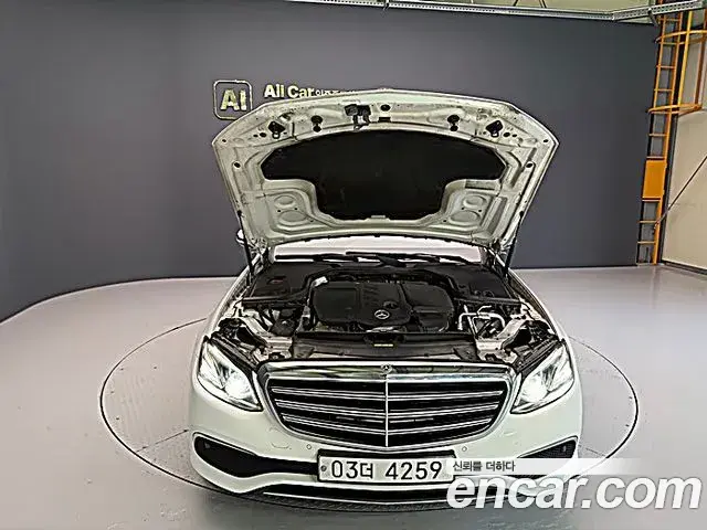 Mercedes-Benz E-Class 2018 — Фото 5/20