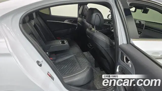 Genesis G70 2018 — Photo 22/36