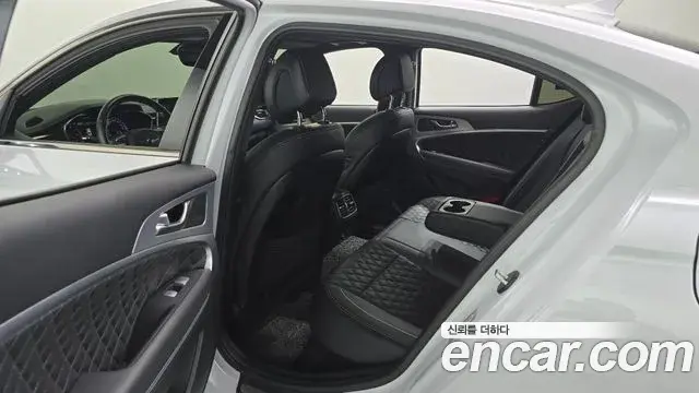 Genesis G70 2018 — Photo 32/36