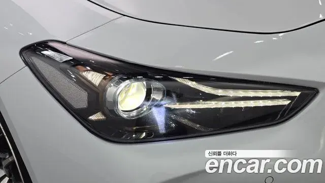 Genesis G70 2018 — Photo 21/36