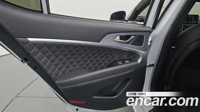 Genesis G70 2018 — Photo 33/36