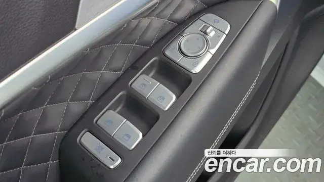 Genesis G70 2018 — Photo 19/36