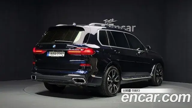BMW X7 2022 — Фото 2/20