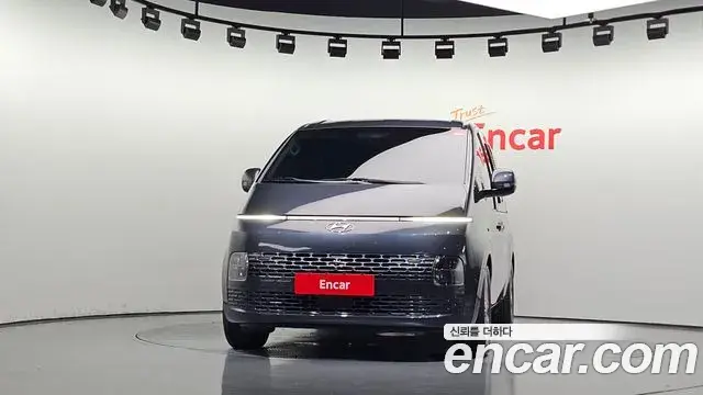 Hyundai Staria 2023 — Фото 2/20