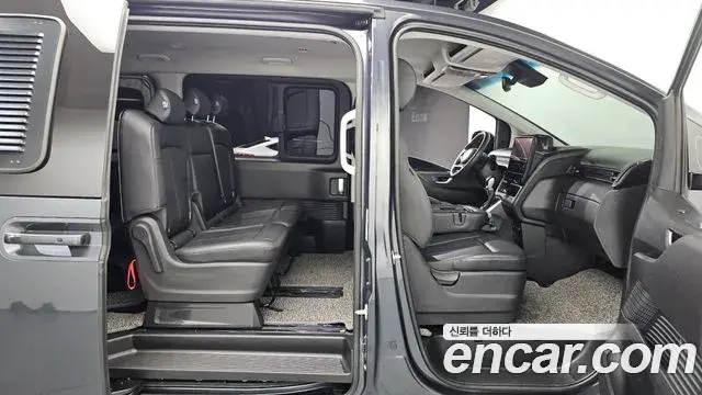 Hyundai Staria 2023 — Фото 11/20