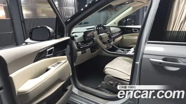 Kia Carnival 2025 — Photo 18/20