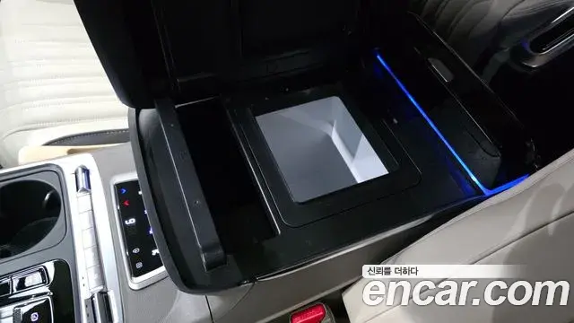 Kia Carnival 2025 — Photo 17/20