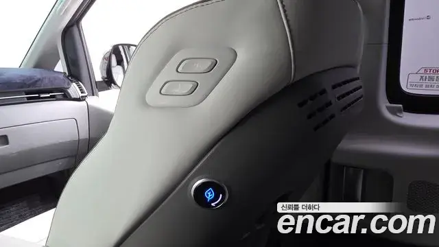 Hyundai Staria 2025 — Photo 20/20