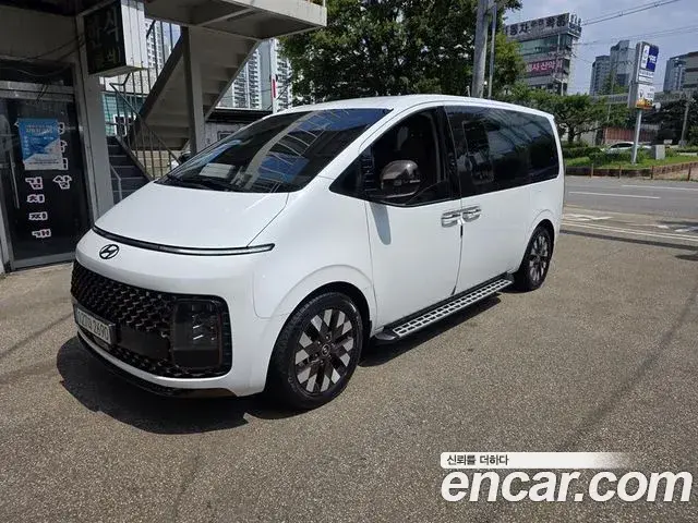 Hyundai Staria 2022 — Фото 1/20