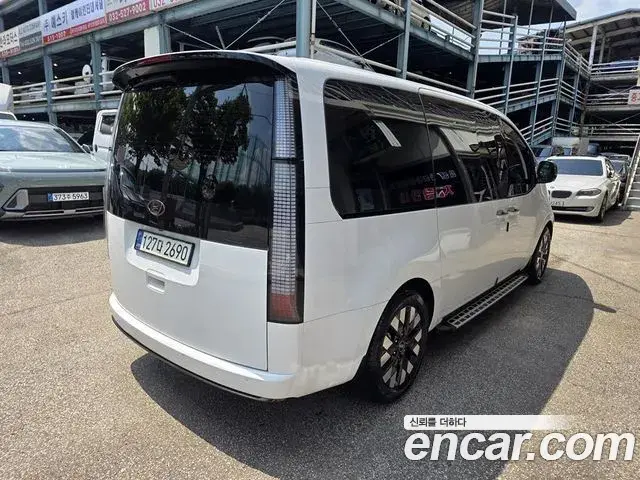 Hyundai Staria 2022 — Фото 2/20