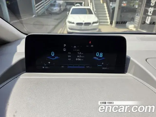 Hyundai Staria 2022 — Фото 4/20