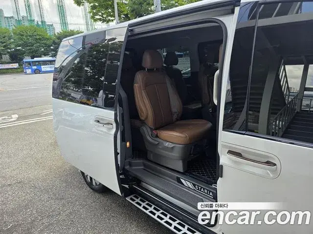 Hyundai Staria 2022 — Фото 13/20