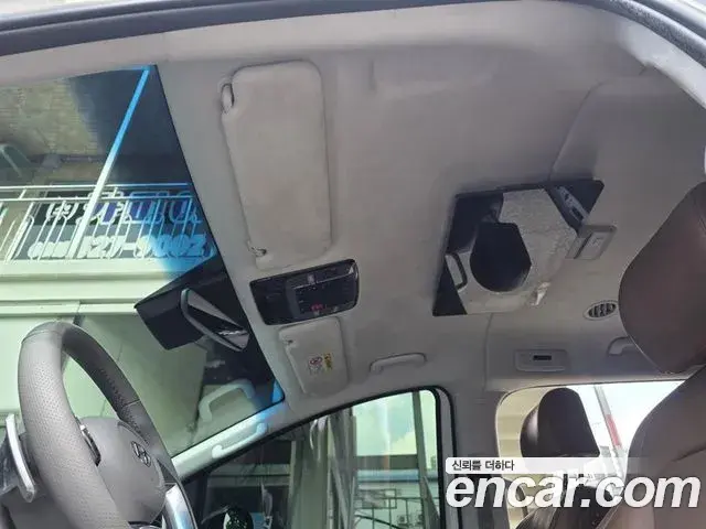 Hyundai Staria 2022 — Фото 17/20