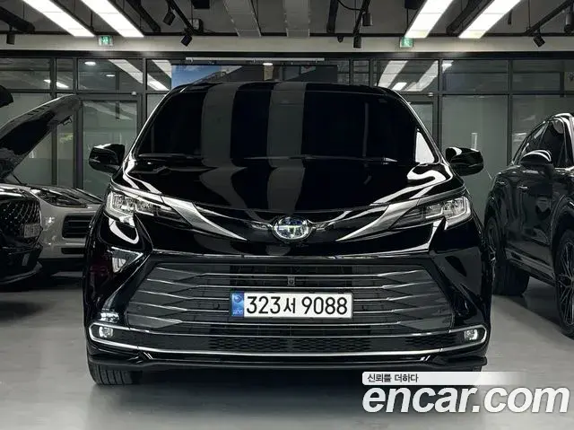 Toyota Sienna 2021 — ფოტო 16/20