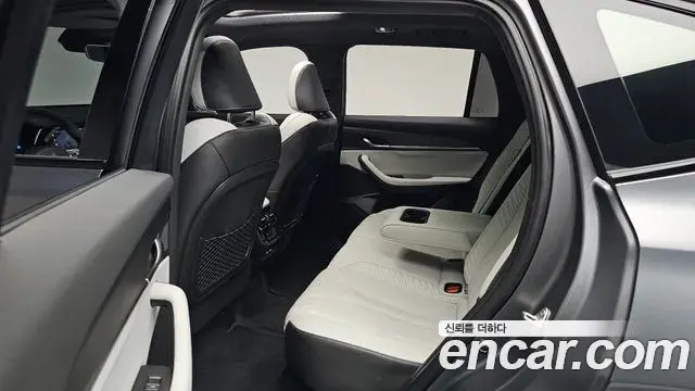 Renault Samsung Grand Koleos 2025 — Photo 18/38