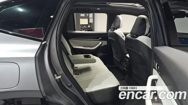 Renault Samsung Grand Koleos 2025 — Photo 35/38