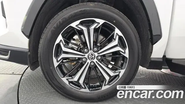 Toyota RAV4 2025 — Photo 12/20