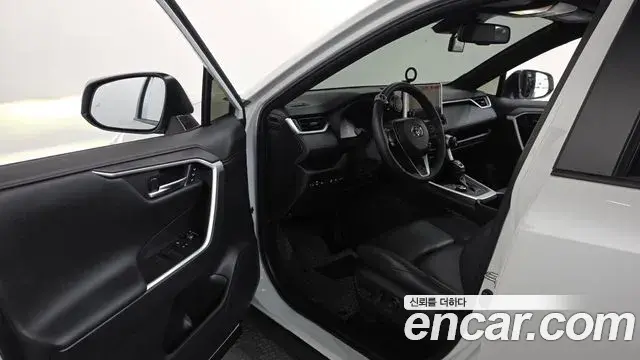 Toyota RAV4 2025 — Photo 5/20