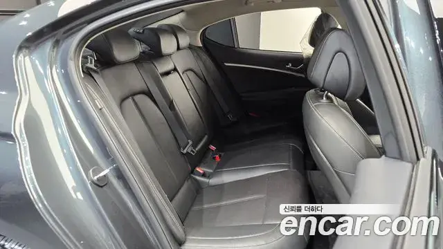Genesis G70 2021 — Şəkil 28/30