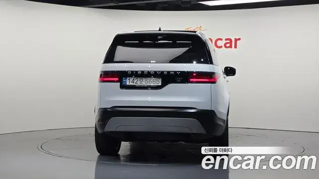 Land Rover Discovery 5 2021 — Photo 4/20