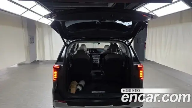 Kia Carnival 2024 — Photo 18/20