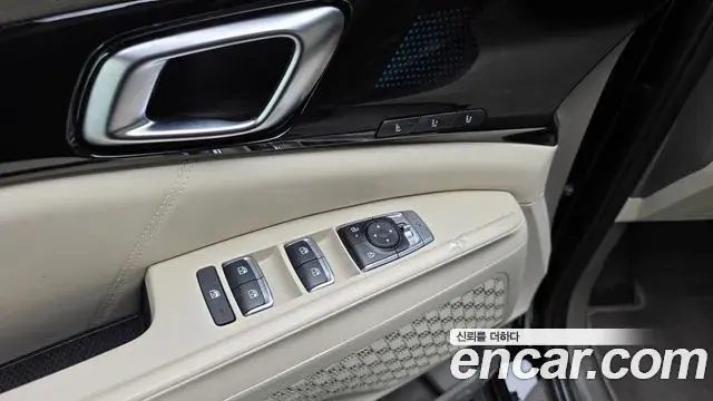 Kia Carnival 2024 — Фото 18/20