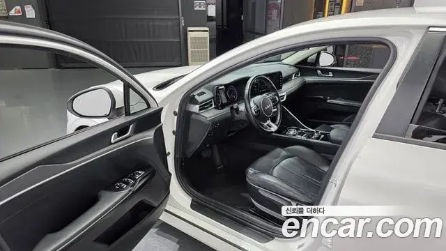 Kia K5 2022 — Photo 10/20