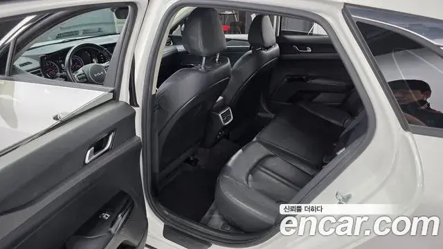Kia K5 2022 — Photo 18/20