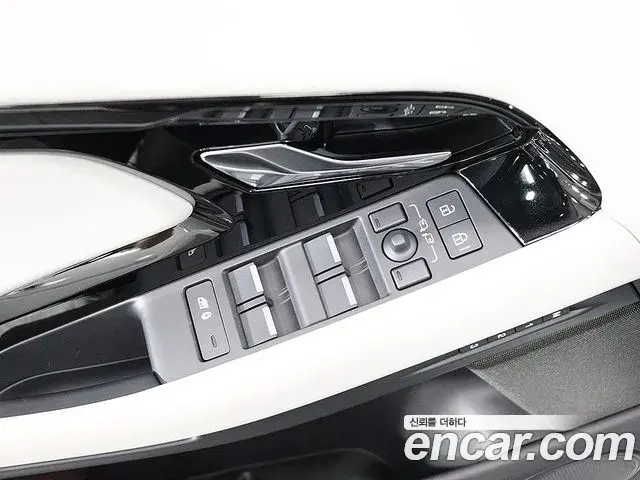 Land Rover Range Rover Evoque 2025 — Photo 6/20