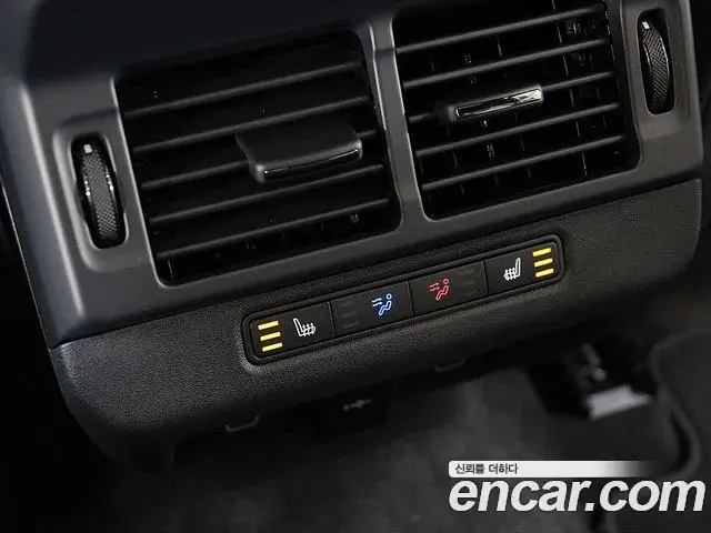 Land Rover Range Rover Evoque 2025 — Photo 12/20