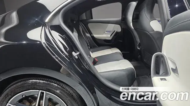 Mercedes-Benz CLA-Class 2021 — Фото 11/20