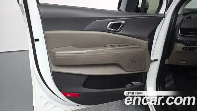 Kia Carnival 2024 — ფოტო 1/30