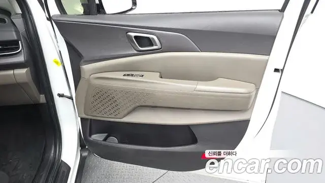 Kia Carnival 2024 — ფოტო 29/30