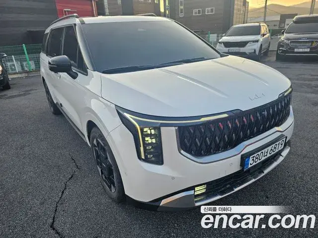 Kia Carnival 2024 — Фото 1/20