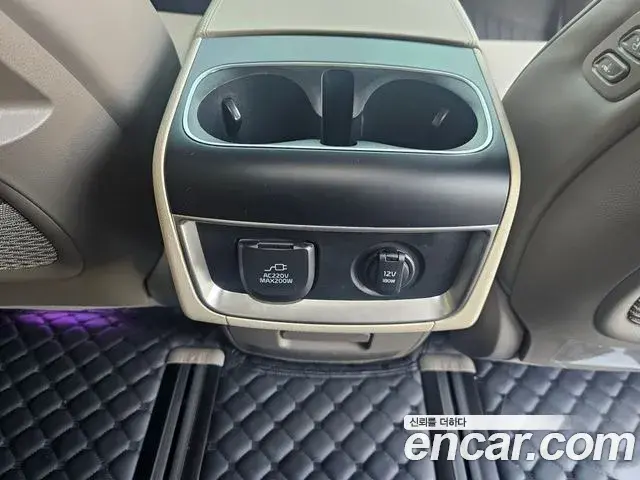 Kia Carnival 2024 — Фото 18/20